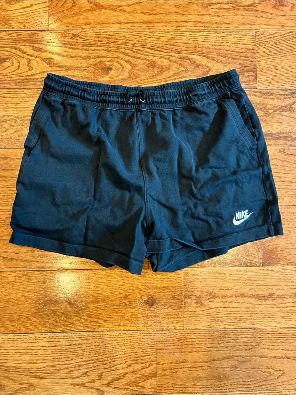 Nike Women's Black Athletic Shorts - Comfortable Everyday Performance size large